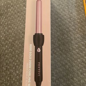 Brand new Foxybae curling wand - rose gold 25mm- perfect for your beach look!